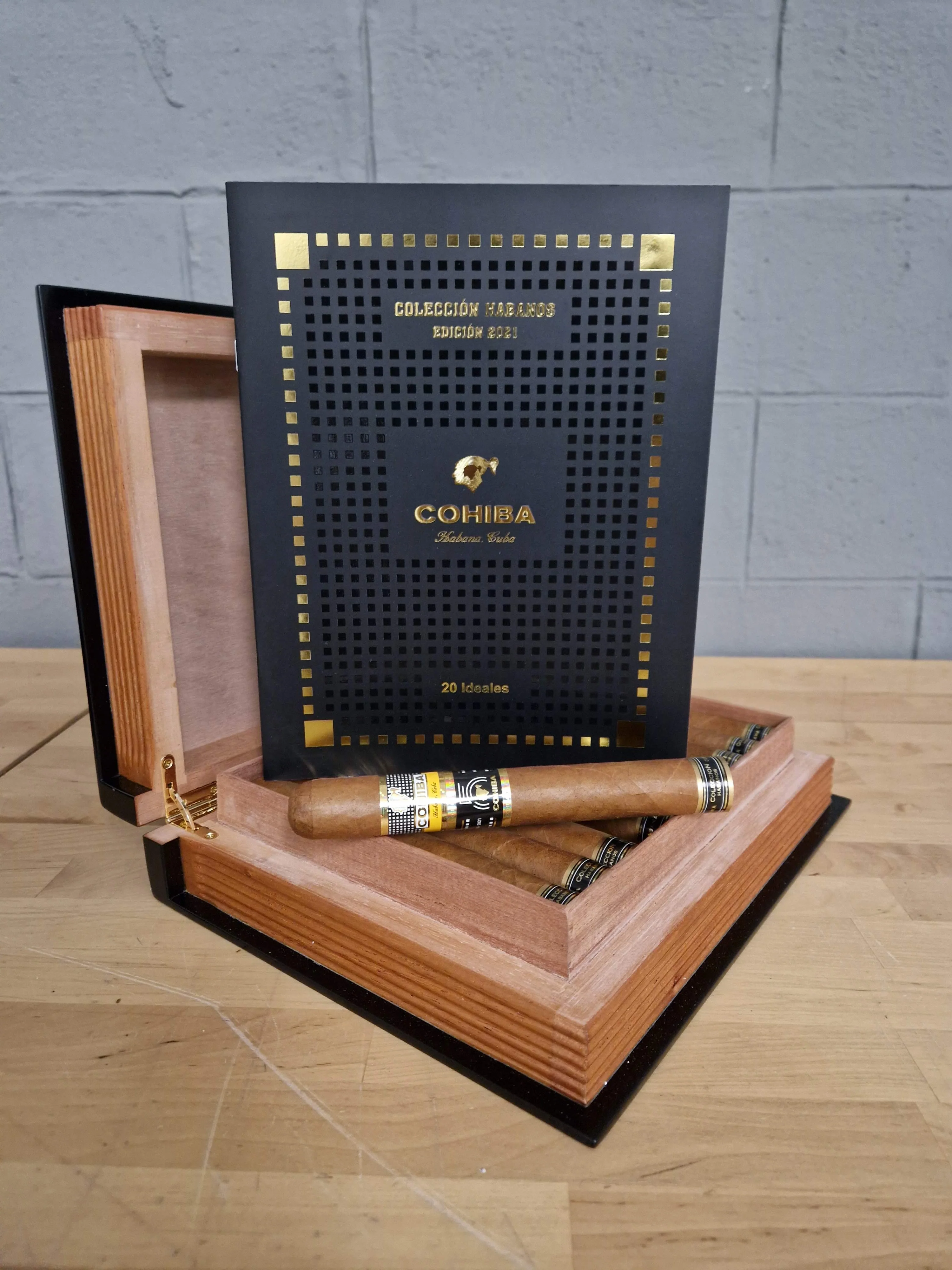 Cohiba Ideales - Colección Habanos Edición 2021 Book - Image 9